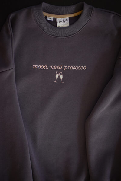 “mood: need prosecco”, sieviešu džemperis ar izšuvumu